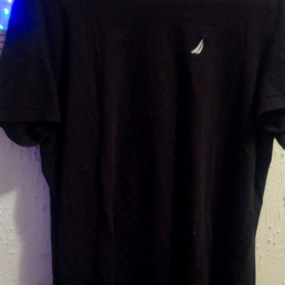 black Nautica men's Tee shirt